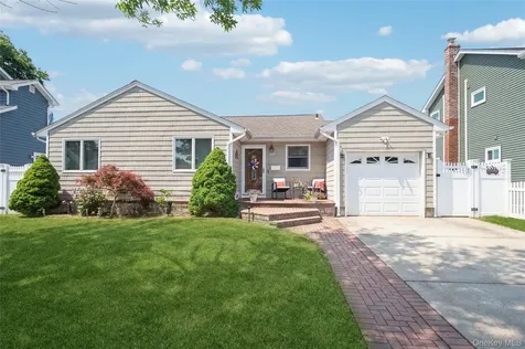 389 Briarwood Road Massapequa NY 11758