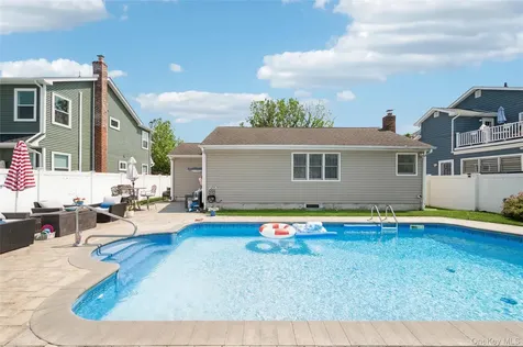 389 Briarwood Road Massapequa NY 11758