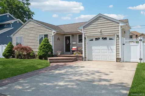 389 Briarwood Road Massapequa NY 11758