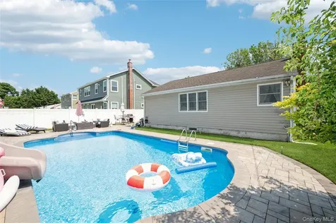 389 Briarwood Road Massapequa NY 11758