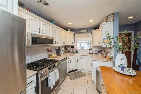 389 Briarwood Road Massapequa NY 11758