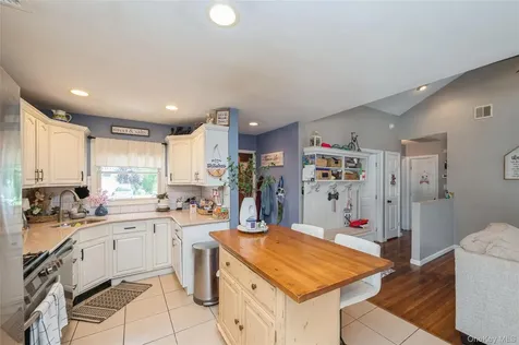 389 Briarwood Road Massapequa NY 11758