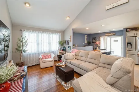 389 Briarwood Road Massapequa NY 11758