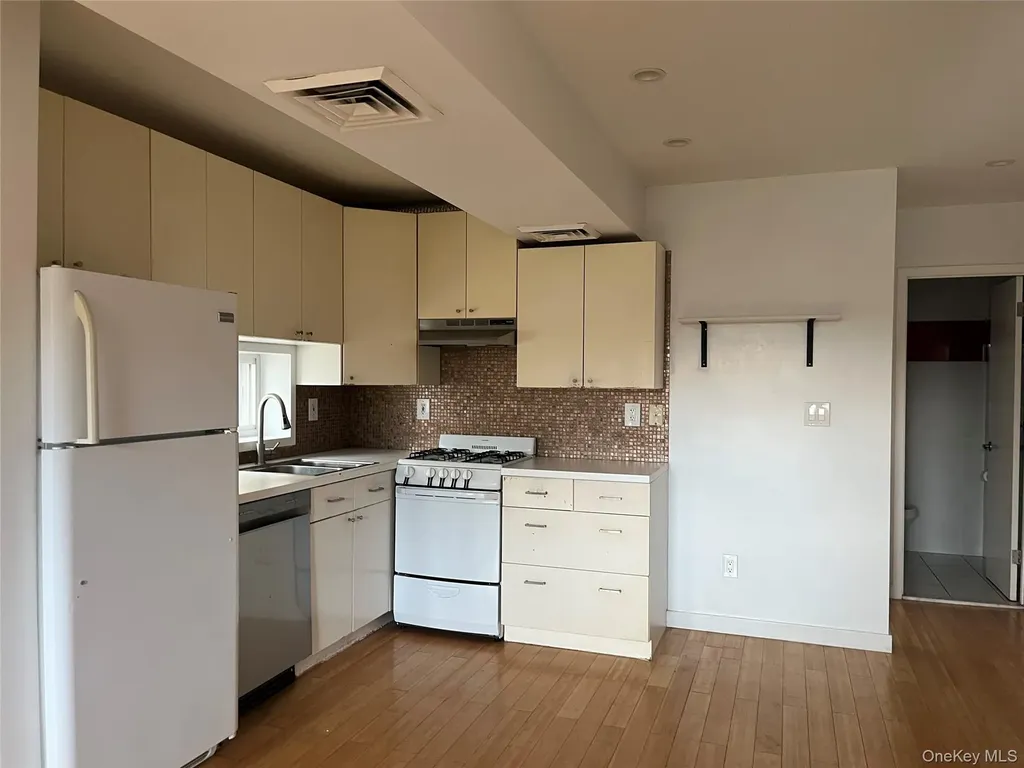 43-14 157 Street Flushing NY 11355