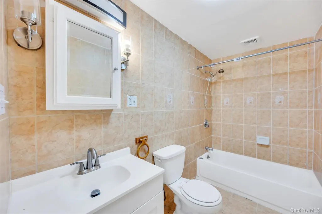 14014 Charles Lane Springfield Gardens NY 11413