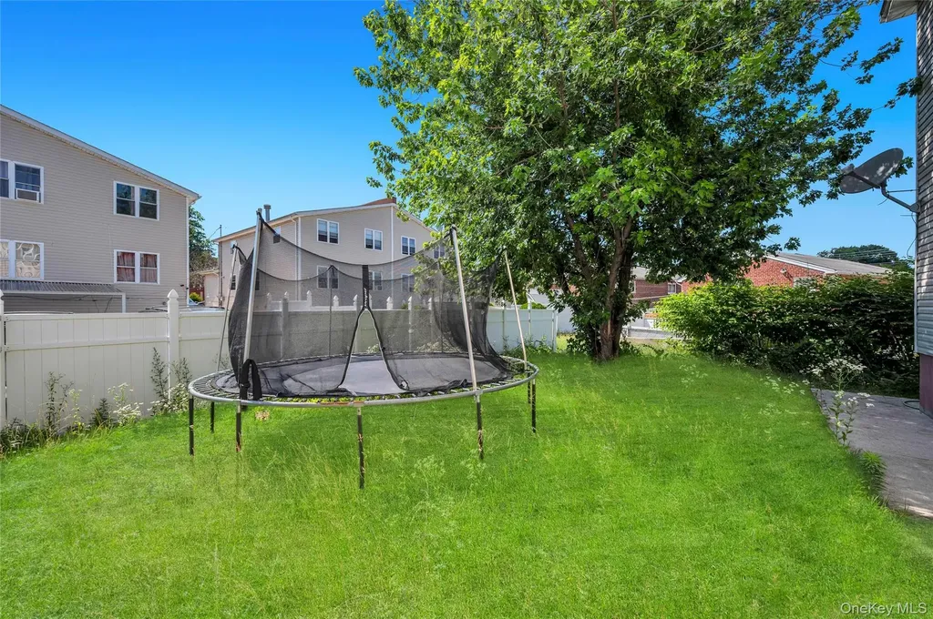 14014 Charles Lane Springfield Gardens NY 11413