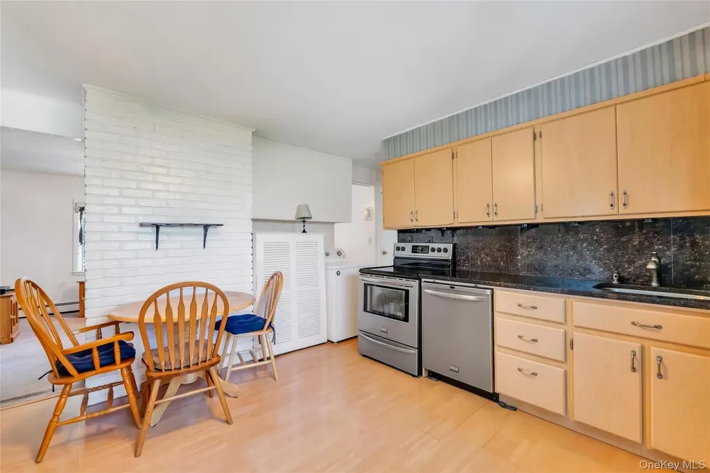 26 Berry Lane Hicksville NY 11801