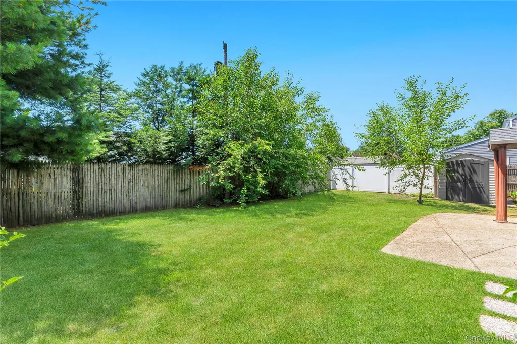 26 Berry Lane Hicksville NY 11801