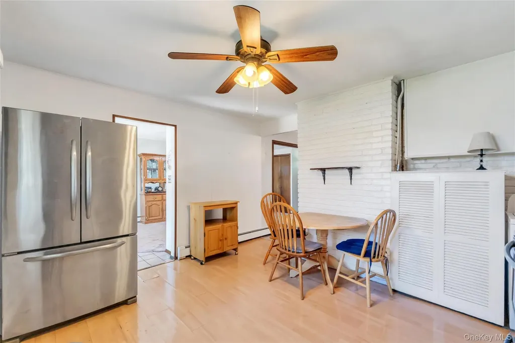 26 Berry Lane Hicksville NY 11801