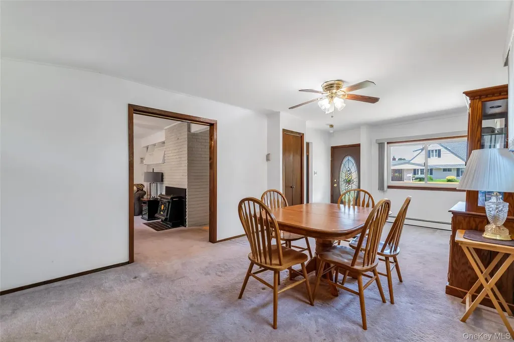 26 Berry Lane Hicksville NY 11801