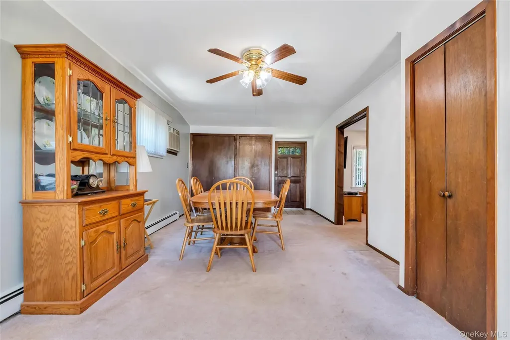 26 Berry Lane Hicksville NY 11801