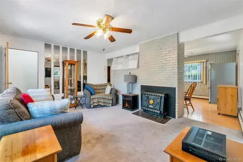 26 Berry Lane Hicksville NY 11801