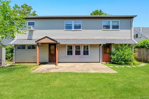 26 Berry Lane Hicksville NY 11801
