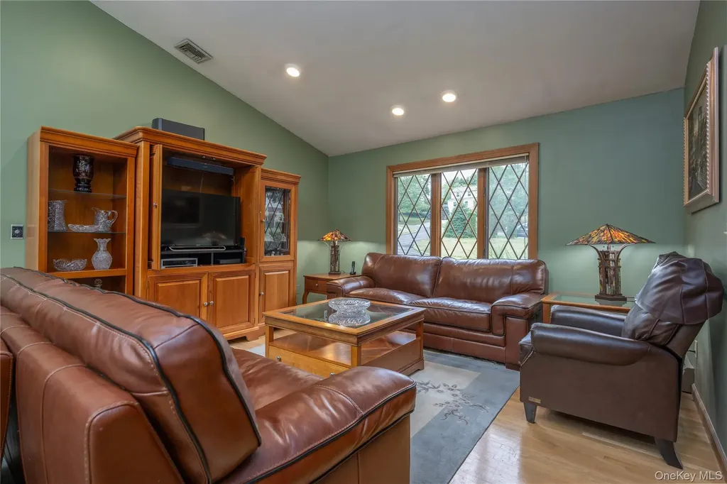 268 W Central Avenue Pearl River NY 10965