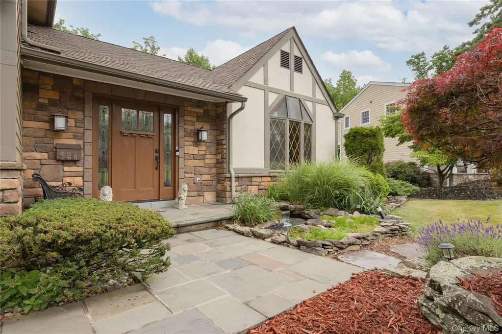 268 W Central Avenue Pearl River NY 10965
