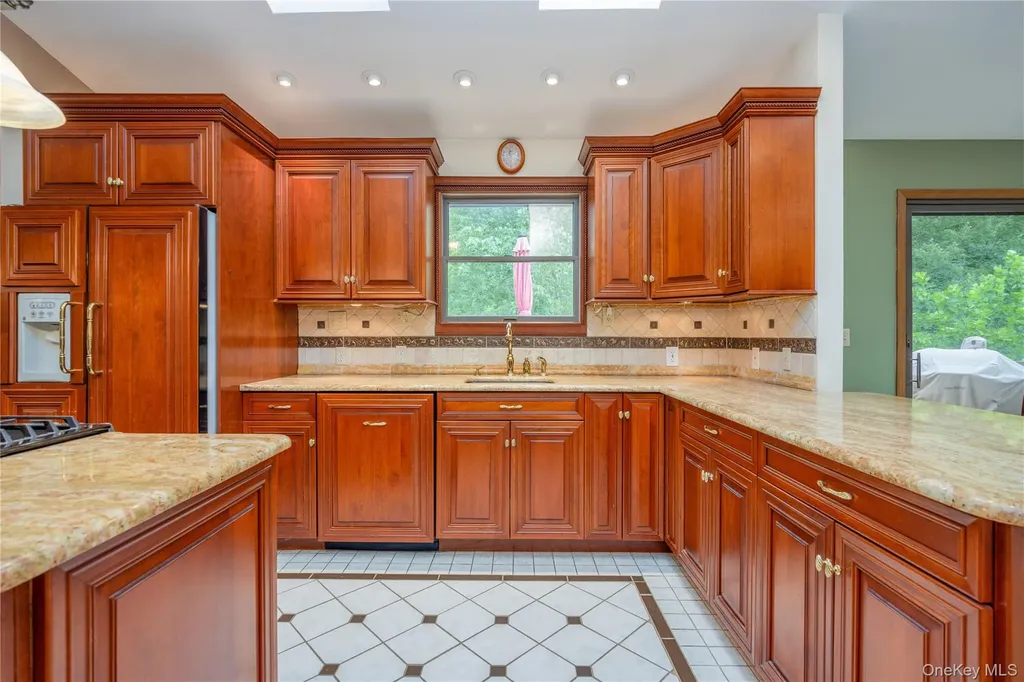 268 W Central Avenue Pearl River NY 10965