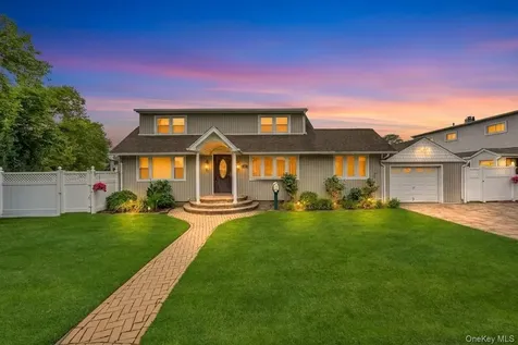 2 Briggs Street Hicksville NY 11801