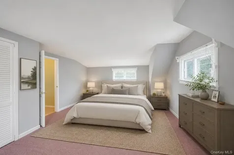 2 Briggs Street Hicksville NY 11801
