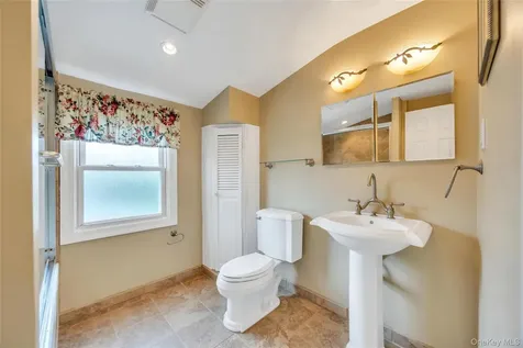 2 Briggs Street Hicksville NY 11801