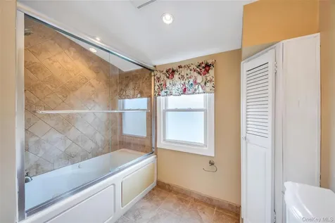 2 Briggs Street Hicksville NY 11801