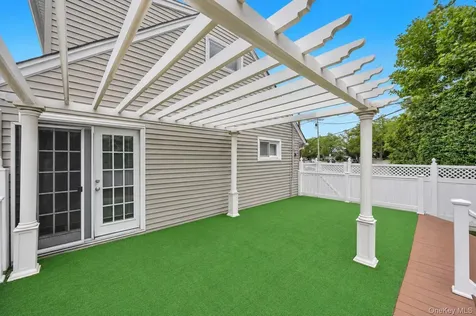 2 Briggs Street Hicksville NY 11801