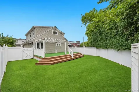 2 Briggs Street Hicksville NY 11801