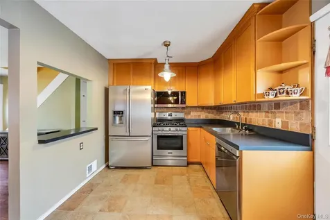 2 Briggs Street Hicksville NY 11801