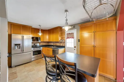 2 Briggs Street Hicksville NY 11801