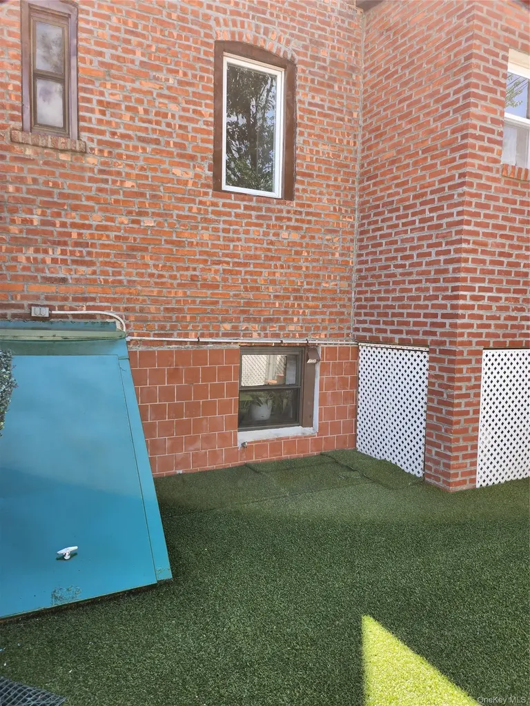 30-34 85th Street East Elmhurst NY 11370