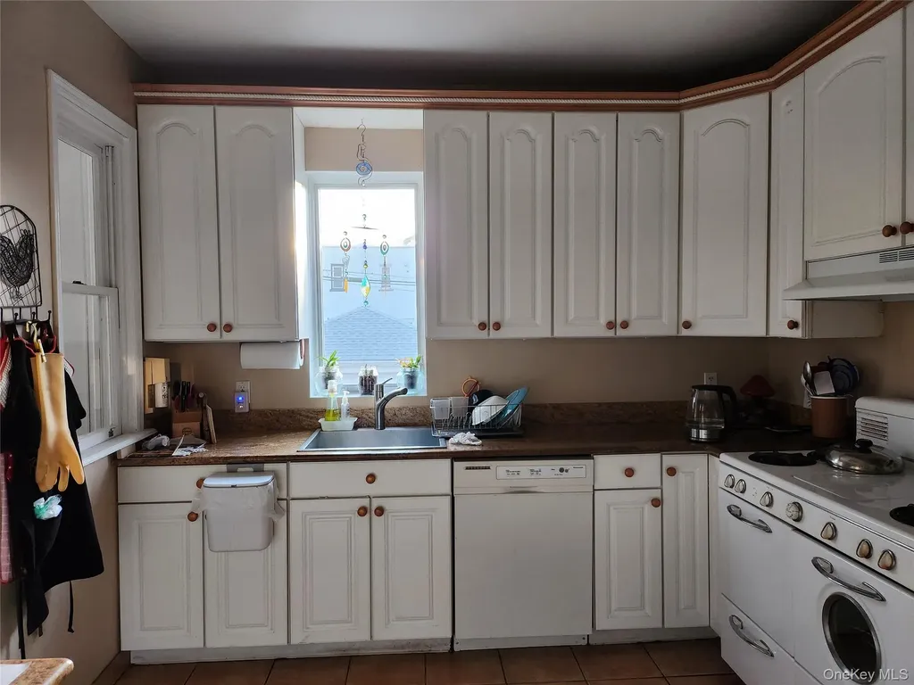30-34 85th Street East Elmhurst NY 11370