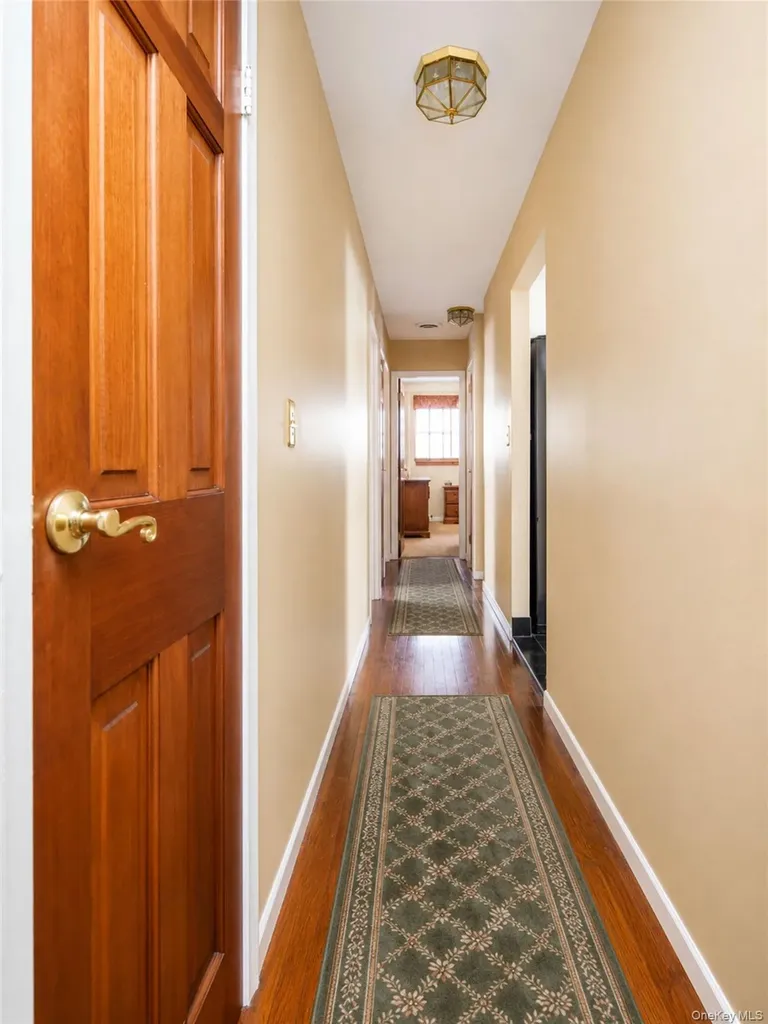 47 Stanley Circle Staten Island NY 10308