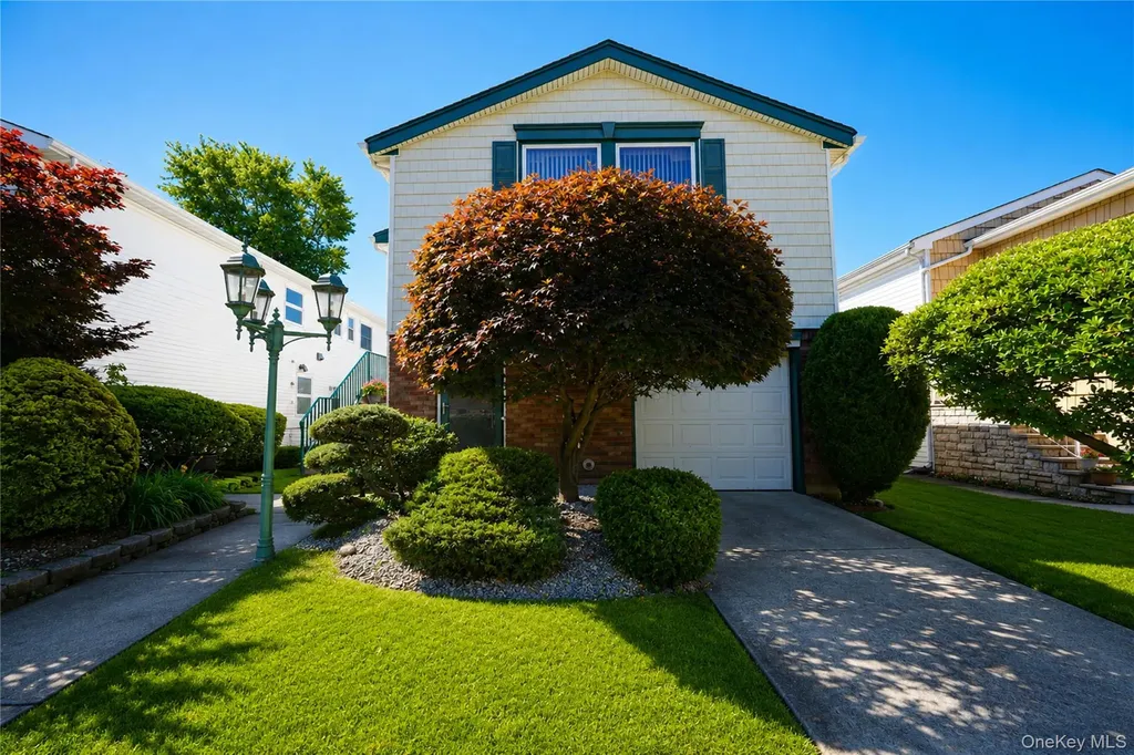 47 Stanley Circle Staten Island NY 10308
