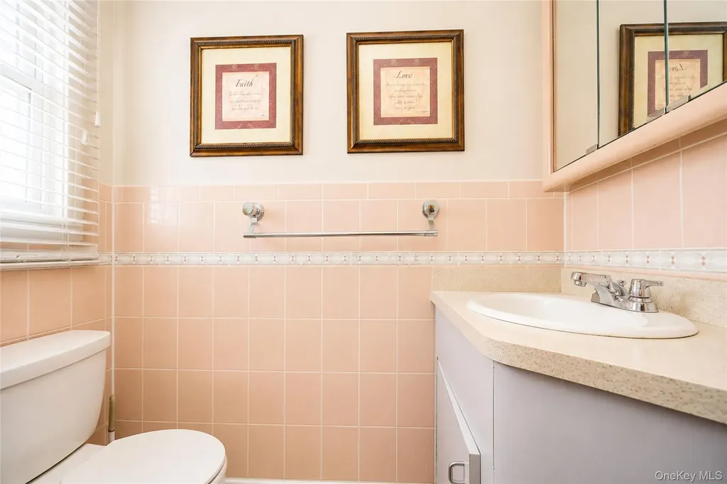 47 Stanley Circle Staten Island NY 10308