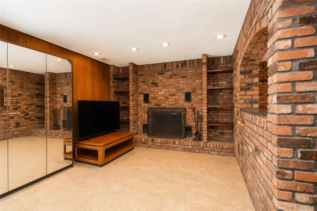 47 Stanley Circle Staten Island NY 10308