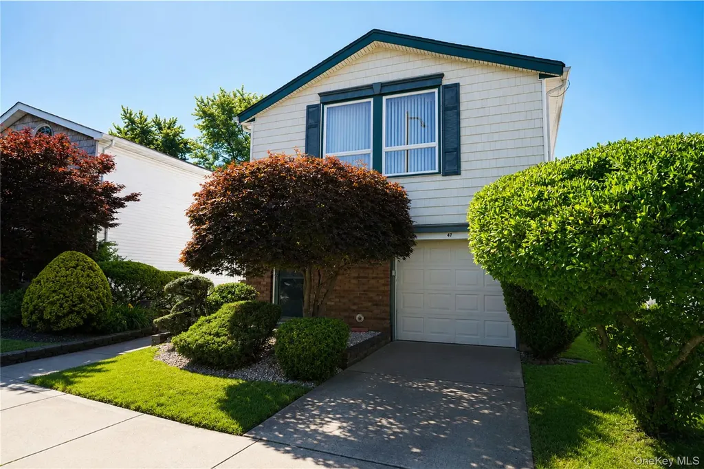 47 Stanley Circle Staten Island NY 10308