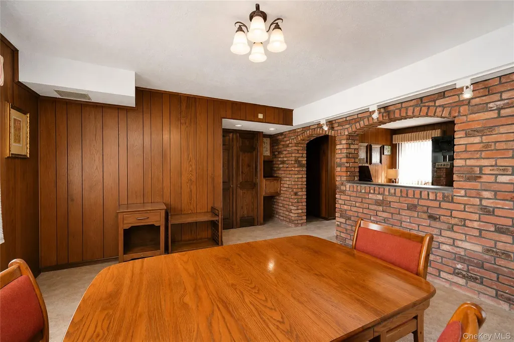 47 Stanley Circle Staten Island NY 10308