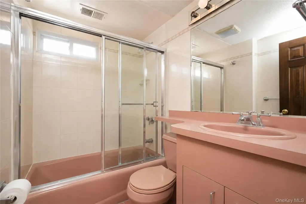 47 Stanley Circle Staten Island NY 10308