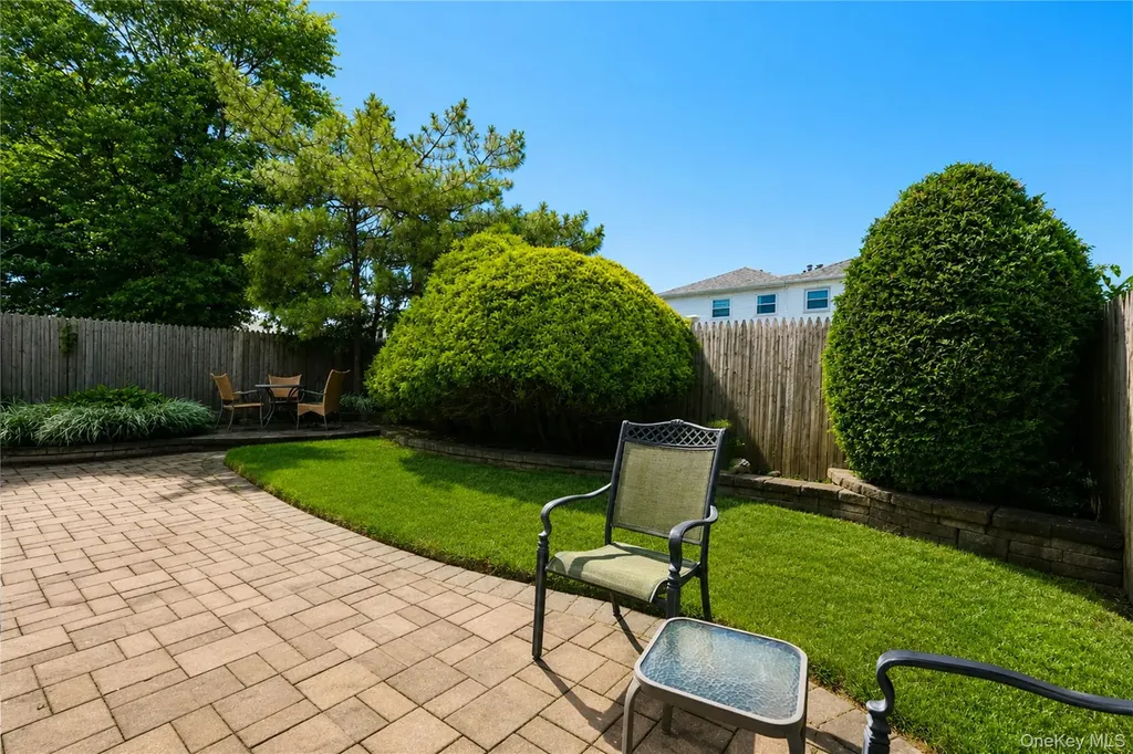 47 Stanley Circle Staten Island NY 10308