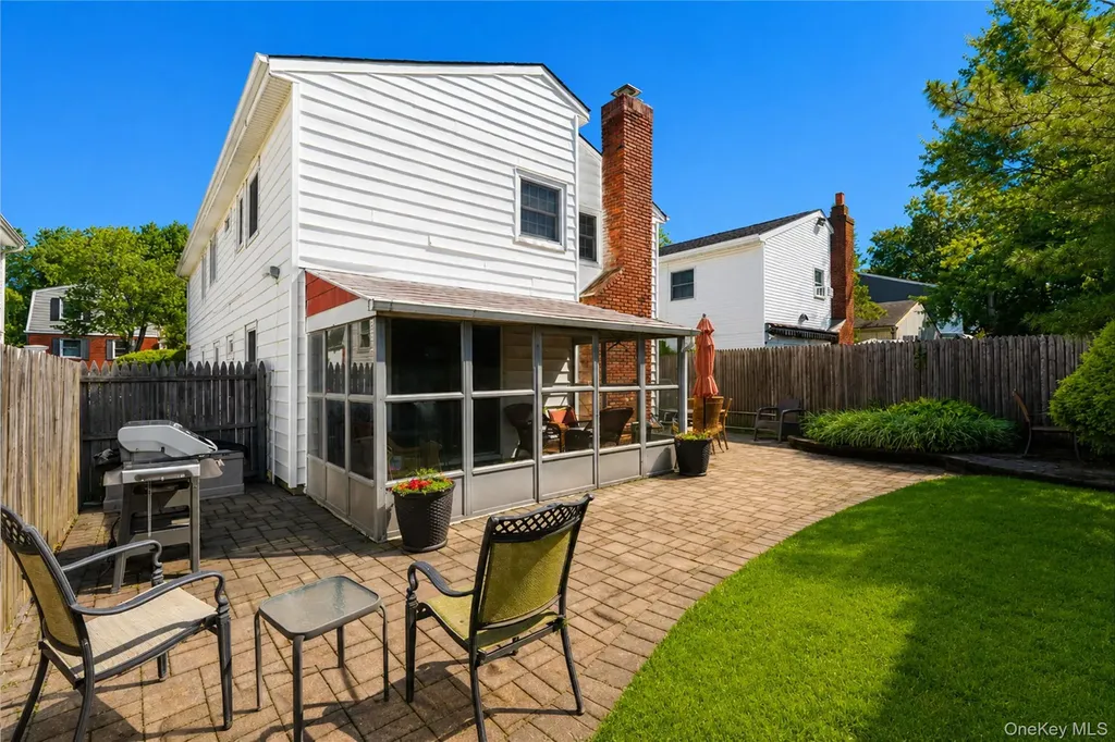 47 Stanley Circle Staten Island NY 10308