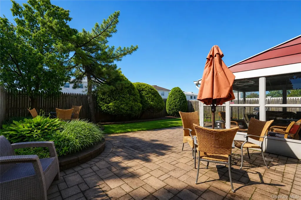 47 Stanley Circle Staten Island NY 10308