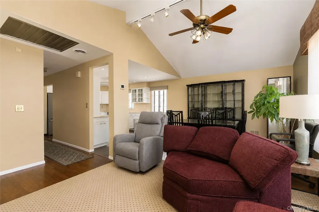 47 Stanley Circle Staten Island NY 10308