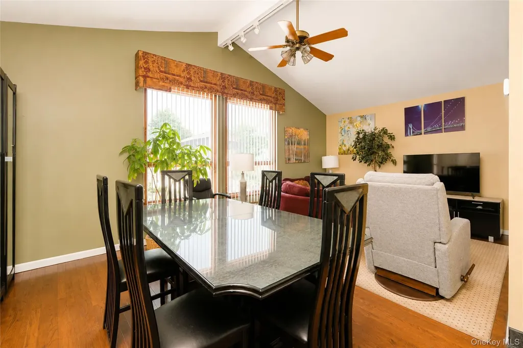 47 Stanley Circle Staten Island NY 10308