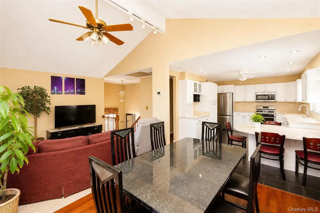 47 Stanley Circle Staten Island NY 10308