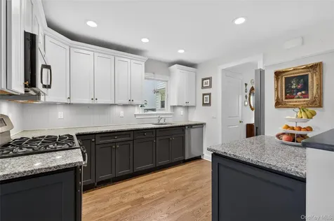 96 School Street Oyster Bay NY 11771