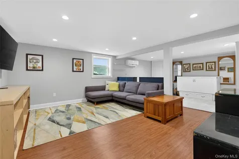 96 School Street Oyster Bay NY 11771