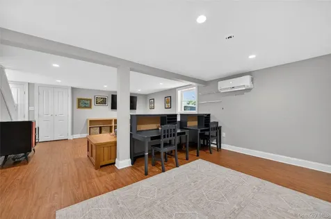 96 School Street Oyster Bay NY 11771