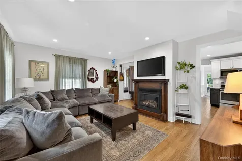 96 School Street Oyster Bay NY 11771