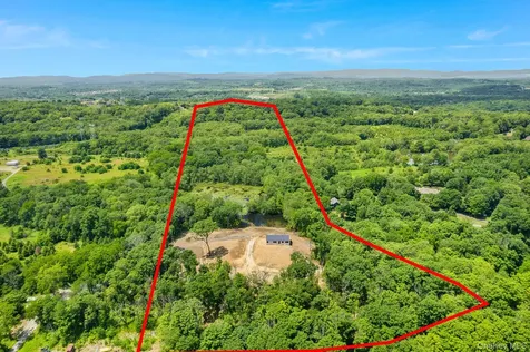 625 Traver Road Pleasant Valley NY 12569