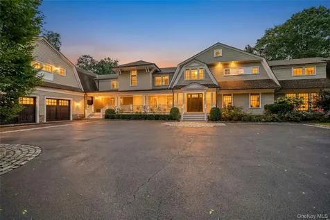 192 Burtis Lane Muttontown NY 11791
