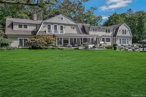 192 Burtis Lane Muttontown NY 11791
